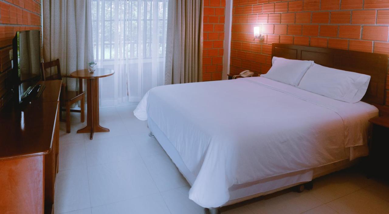 Altavista Casahotel - Asociado Casa Andina Мойобамба Экстерьер фото