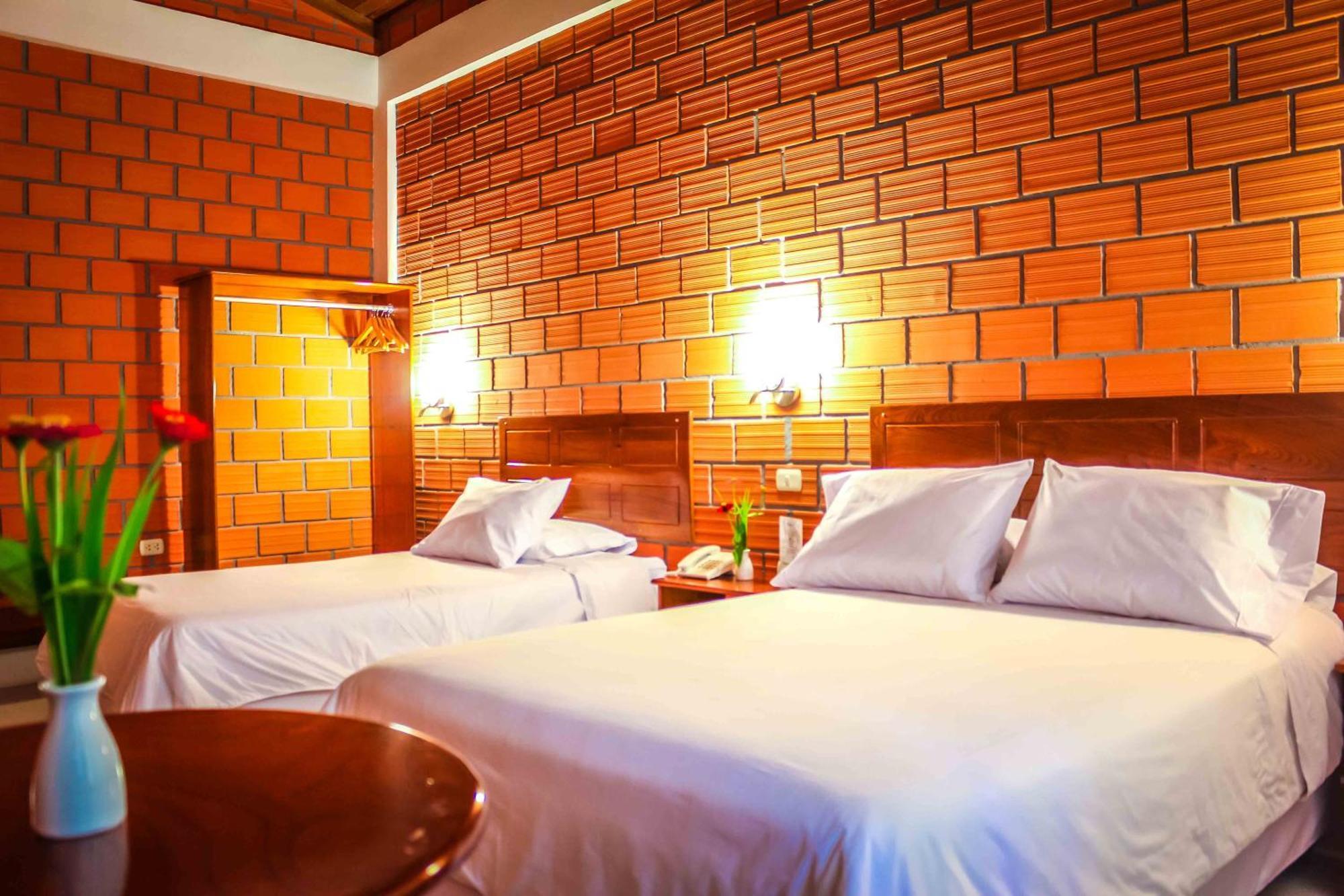 Altavista Casahotel - Asociado Casa Andina Мойобамба Экстерьер фото