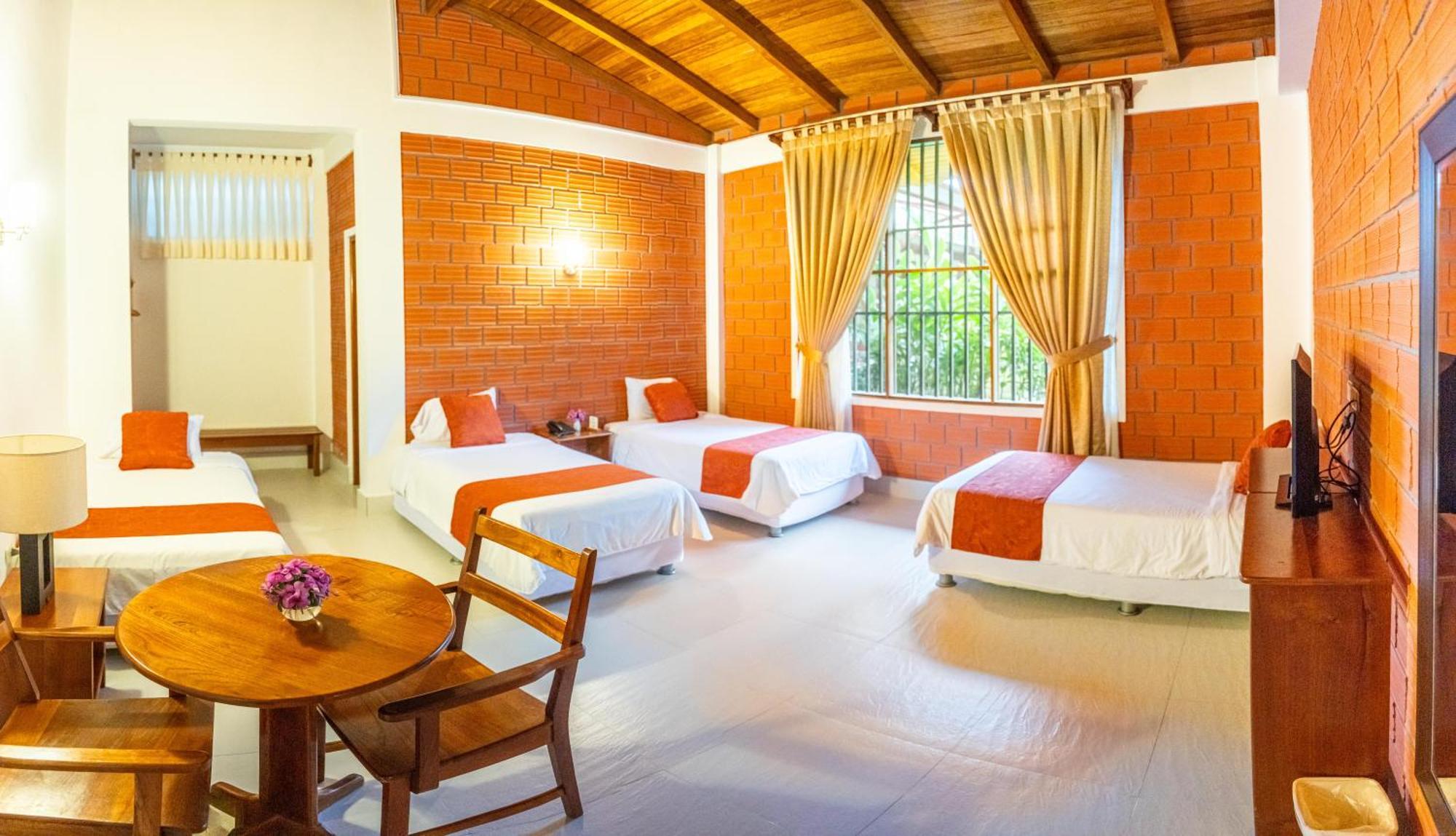 Altavista Casahotel - Asociado Casa Andina Мойобамба Экстерьер фото