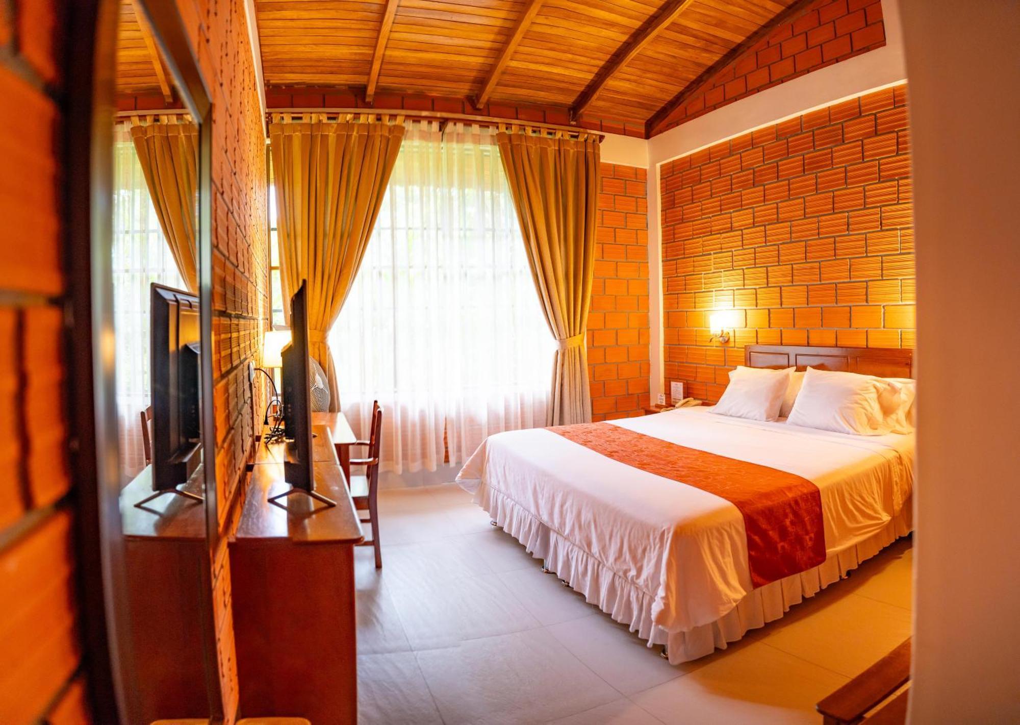 Altavista Casahotel - Asociado Casa Andina Мойобамба Экстерьер фото